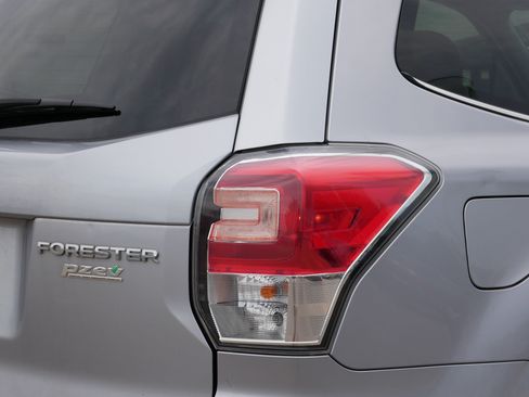 Used 2017 Subaru Forester 2.5i Limited w/ Protection Package #2 AWD/4WD image 17
