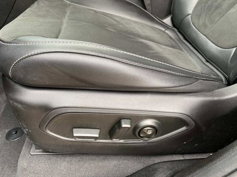 Certified 2025 Jeep Grand Cherokee L Laredo image 22