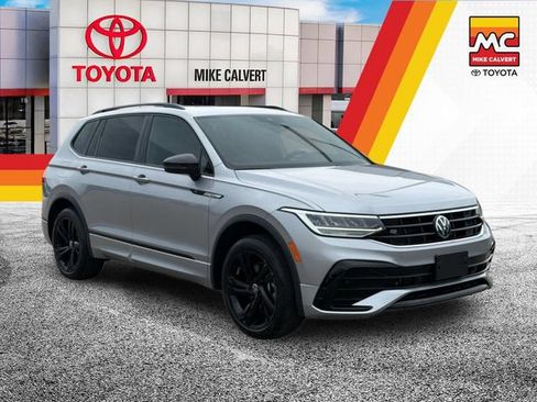 Used 2023 Volkswagen Tiguan SE R-Line FWD image 7