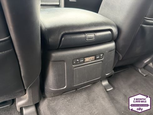Used 2021 Nissan Armada SV AWD/4WD image 14