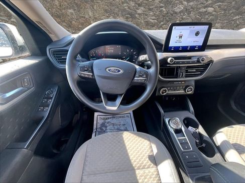 Used 2020 Ford Escape SE image 5