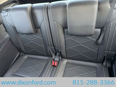 Used 2025 Volkswagen Atlas SE AWD/4WD image 23