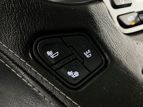 Used 2016 GMC Yukon XL SLT w/ Open Road Package image 22