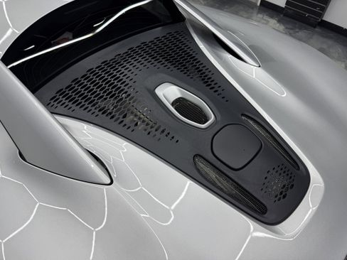 Used 2023 McLaren Artura RWD image 16