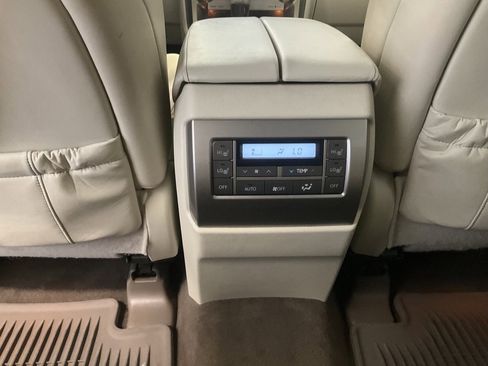 Used 2014 Lexus GX 460 Luxury w/ Preferred Accessory Package image 25