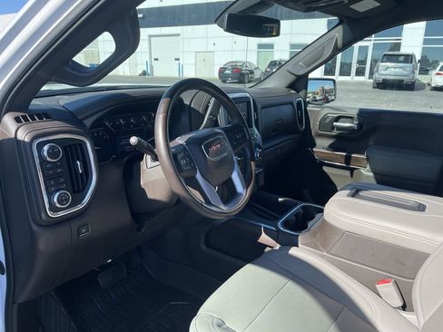 Used 2021 GMC Sierra 1500 SLT w/ SLT Premium Plus Package AWD/4WD image 10