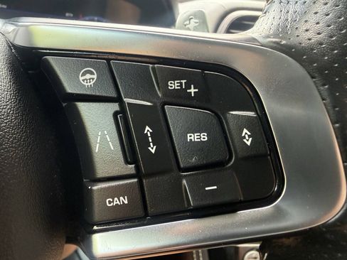 Used 2019 Jaguar F-PACE SVR AWD/4WD image 32