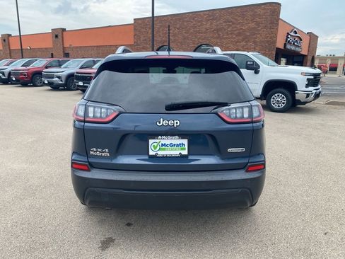 Used 2021 Jeep Cherokee Latitude Plus image 4