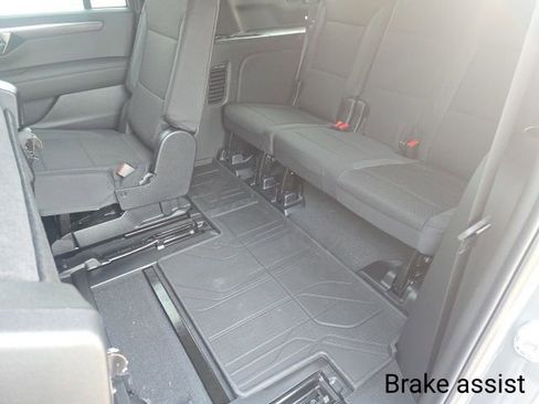 New 2026 Chevrolet Suburban LS image 29