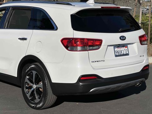 Used 2017 Kia Sorento EX w/ EX Advanced Touring Package image 59