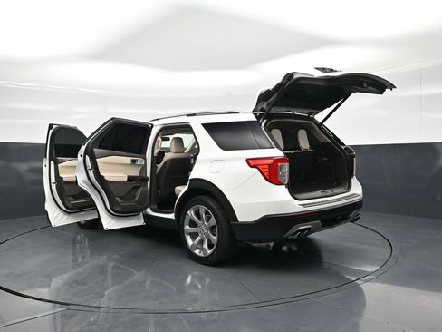 Used 2020 Ford Explorer Platinum w/ Premium Technology Package AWD/4WD image 38