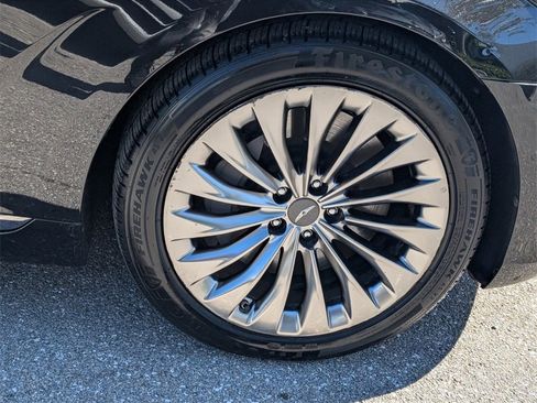 Used 2019 Genesis G90 5.0 Ultimate image 9