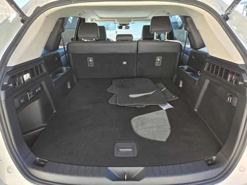 Certified 2025 MAZDA CX-70 Plug-In Hybrid w/ Premium Pkg image 18