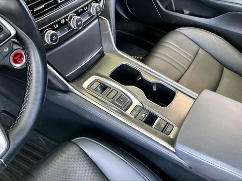 Used 2022 Honda Accord Touring image 15