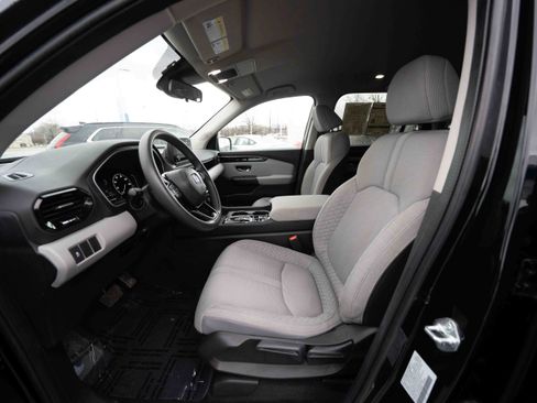 Certified 2023 Honda Pilot LX image 9