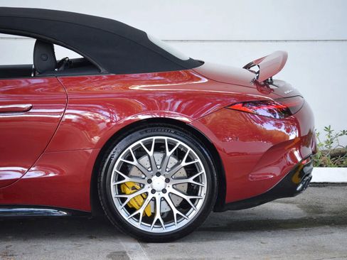 Used 2022 Mercedes-Benz SL 63 AMG 4MATIC w/ Driver Assistance Package image 11