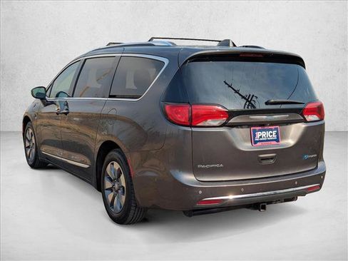 Used 2018 Chrysler Pacifica Limited w/ Advanced Safetytec Group image 8
