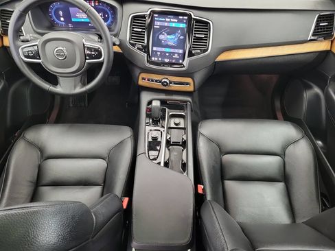 Used 2025 Volvo XC90 B6 Ultra AWD/4WD image 17