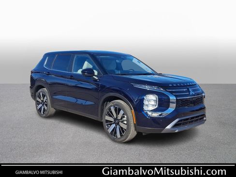 New 2026 Mitsubishi Outlander SE image 1