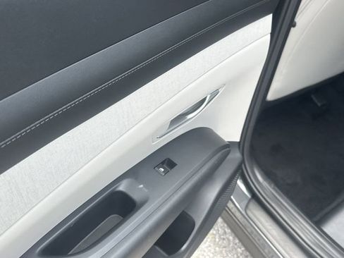Used 2025 Hyundai Tucson SEL FWD image 12