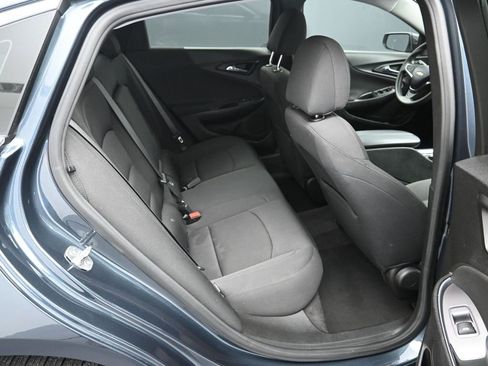 Used 2021 Chevrolet Malibu LT image 24