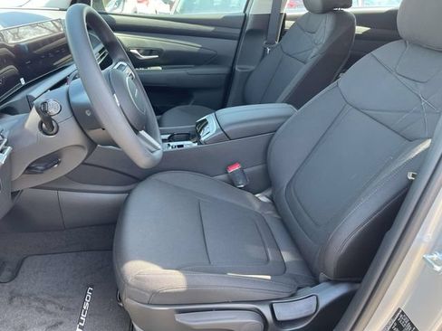 Certified 2025 Hyundai Tucson SE FWD image 24