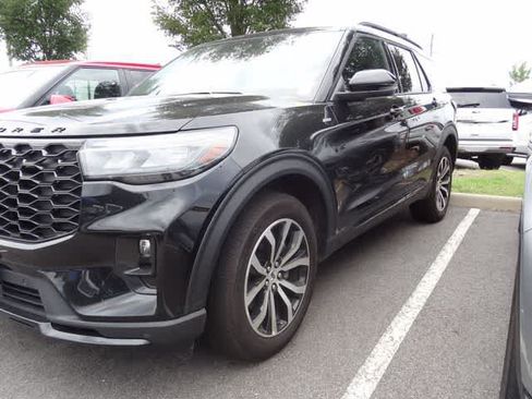 Used 2025 Ford Explorer ST-Line AWD/4WD image 1