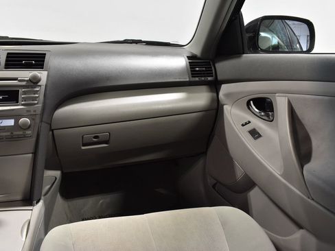 Used 2010 Toyota Camry Hybrid image 14