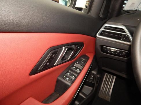 Used 2025 BMW 330i xDrive Sedan w/ M Sport Package image 22