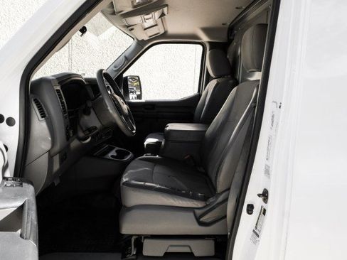 Used 2018 Nissan NV 2500 SV w/ Navigation Package image 3