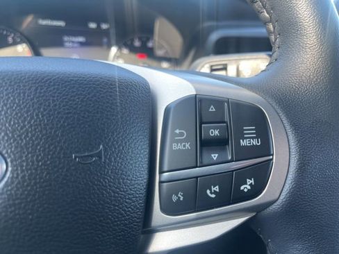 Used 2023 Ford Explorer XLT image 31
