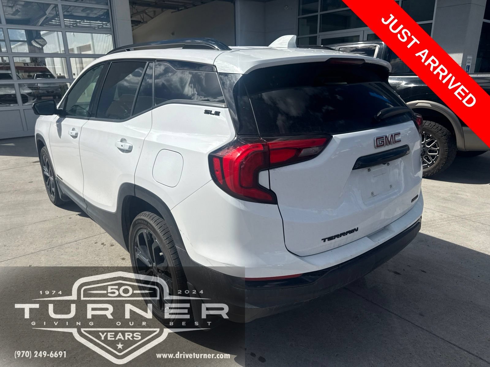 Used 2020 GMC Terrain SLE w/ Elevation Edition AWD/4WD image 3
