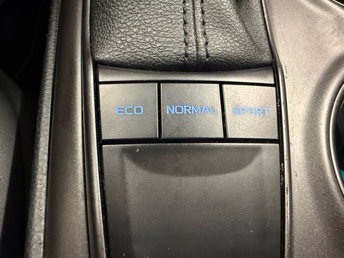 Used 2023 Toyota Camry SE FWD image 37