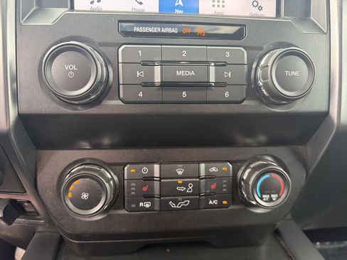 Used 2019 Ford F150 XLT w/ Equipment Group 302A Luxury AWD/4WD image 28