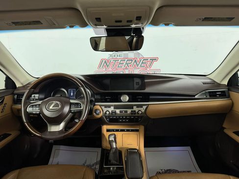 Used 2016 Lexus ES 350 ES 350 Sedan 4D w/ Luxury Package w/Wood Trim image 11