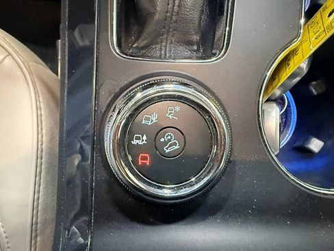 Used 2018 Ford Explorer Platinum image 29