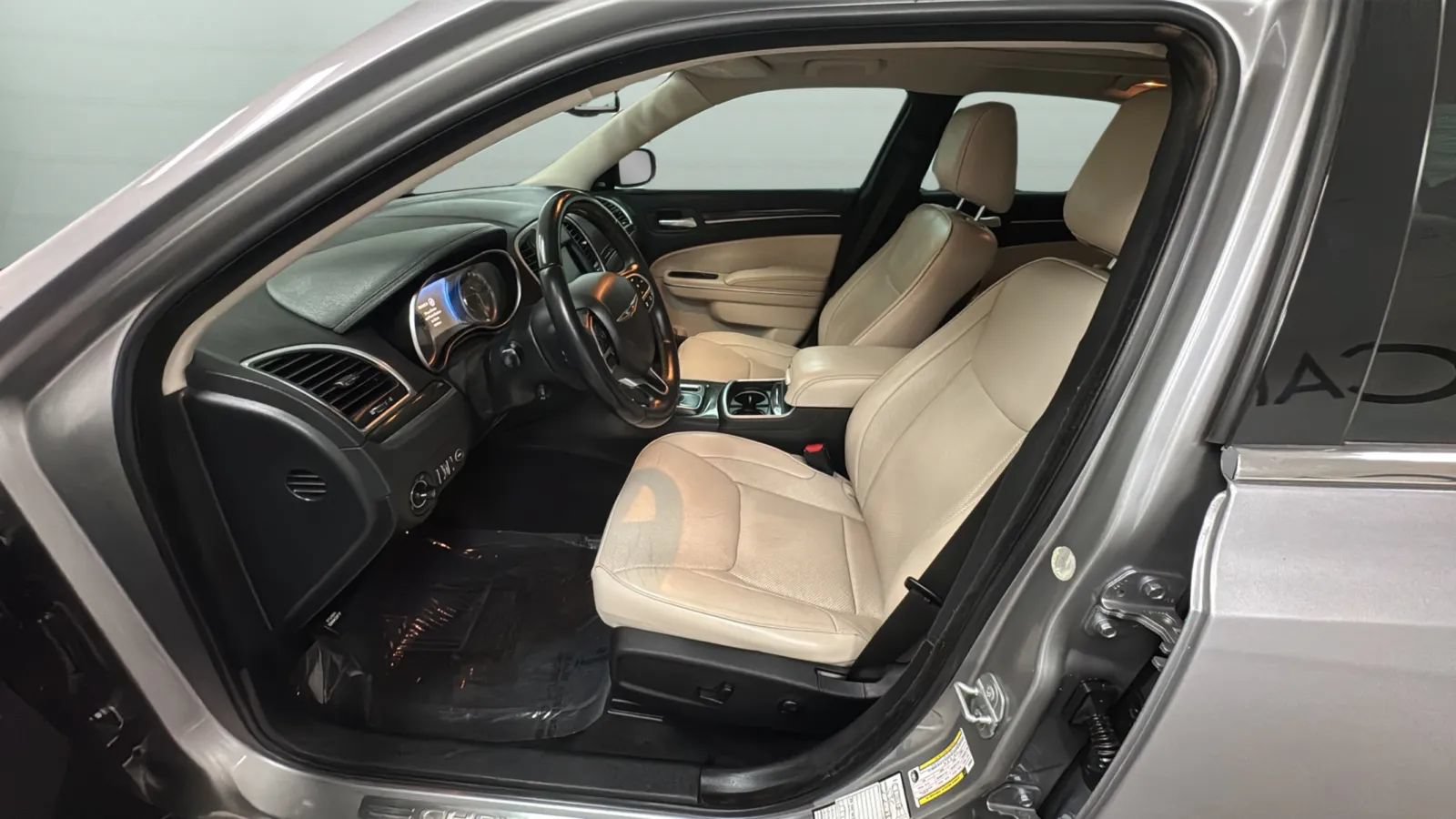 Used 2018 Chrysler 300 Limited w/ Safetytec Plus Group AWD/4WD image 24