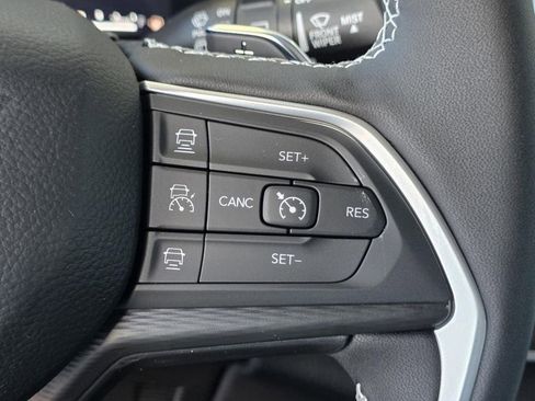 New 2025 Jeep Grand Cherokee Laredo X w/ Luxury Tech Group I image 27