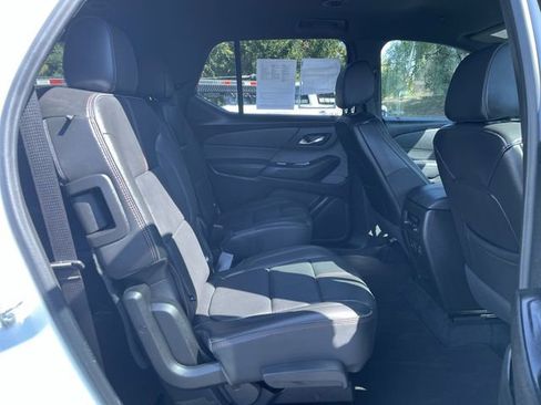 Used 2023 Chevrolet Traverse RS image 27