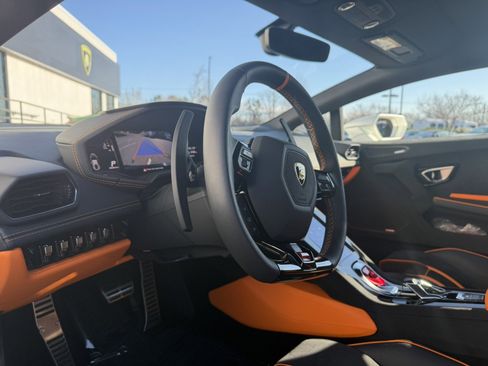 Used 2024 Lamborghini Huracan Tecnica image 15