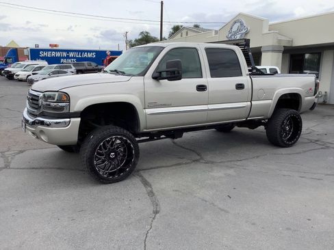 Used 2006 GMC Sierra 2500 SLE w/ Onstar Plus Package AWD/4WD image 25