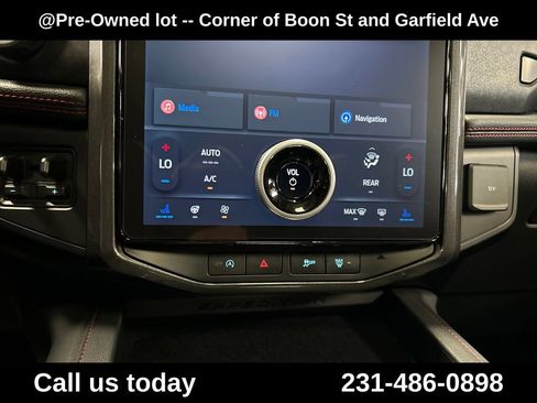 Used 2024 Ford Expedition Limited AWD/4WD image 19