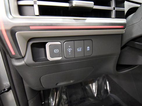 Used 2025 Hyundai Santa Fe Limited AWD/4WD image 20