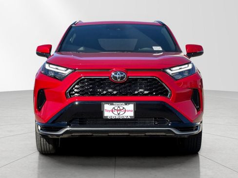 New 2025 Toyota RAV4 SE image 8