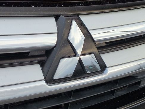 Used 2017 Mitsubishi Outlander SE image 12