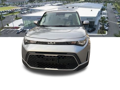 Used 2023 Kia Soul LX image 5