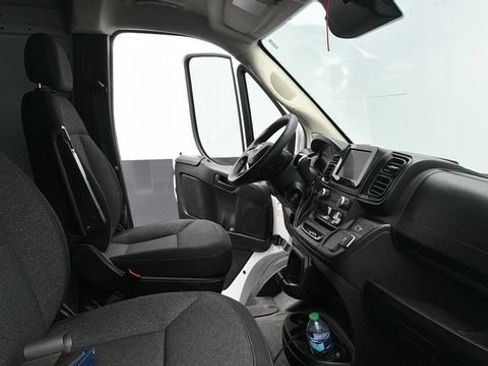 Used 2024 RAM ProMaster 2500 w/ Convenience Group FWD image 17