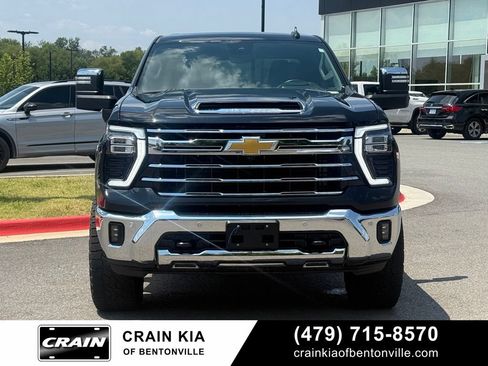 Used 2024 Chevrolet Silverado 2500 LTZ w/ LTZ Premium Package AWD/4WD image 2