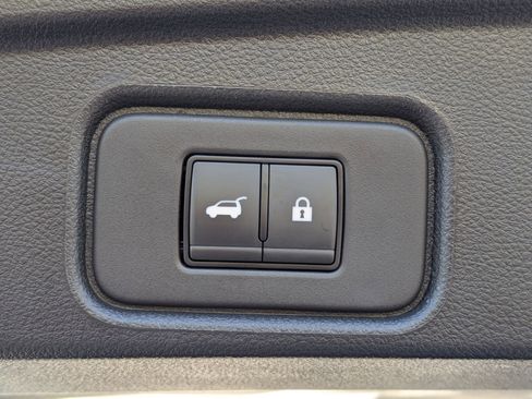 Certified 2024 Nissan Pathfinder SL image 34