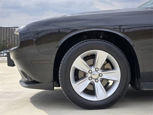 Used 2023 Dodge Challenger SXT image 10